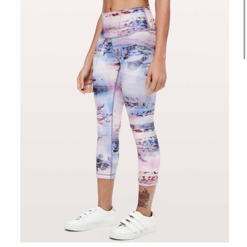 Lululemon Wunder Under Crop (High-Rise) *Full-On
Luxtreme 24”
